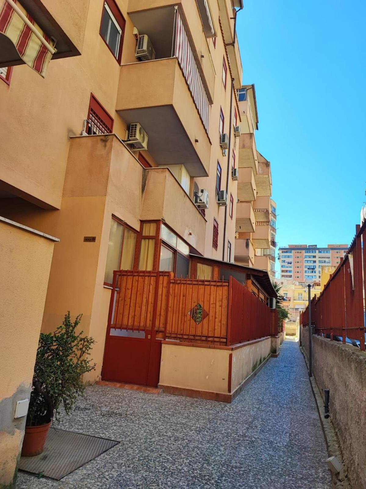 Genoard Apartment Palermo Bagian luar foto